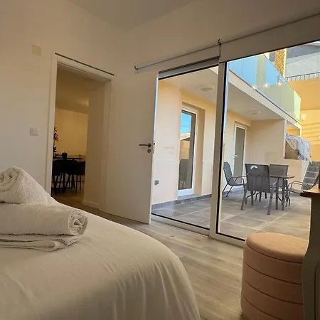 Lägenhet Charming Seaside Flat