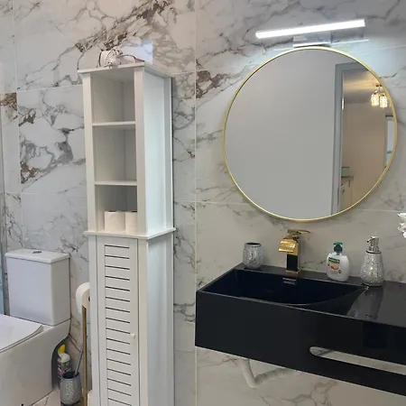 Charming Seaside Flat *