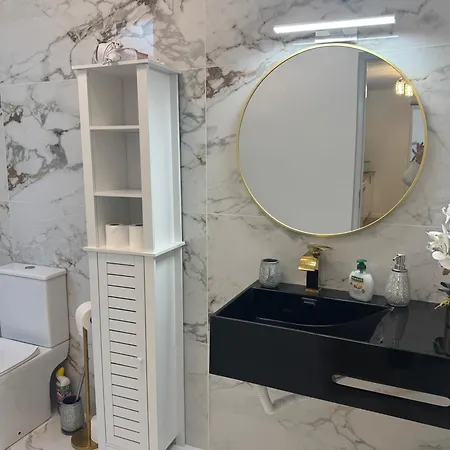 Charming Seaside Flat *