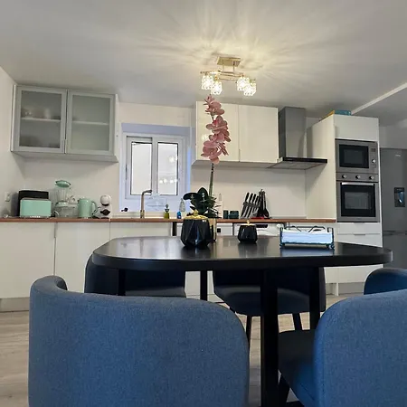 Lägenhet Charming Seaside Flat