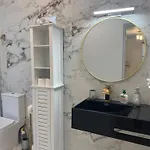 Charming Seaside Flat *