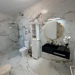 Charming Seaside Flat *