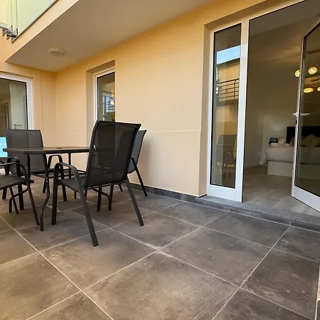 דירה Charming Seaside Flat