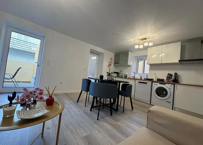 דירה Charming Seaside Flat