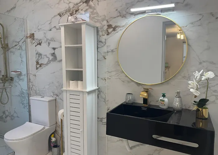 Charming Seaside Flat *