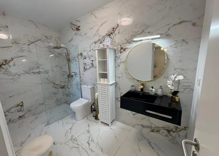 Charming Seaside Flat *